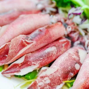 Mực trứng nhúng lá me / lá giang