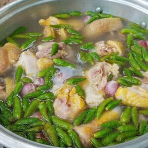 Gà tre tiềm ớt hiểm