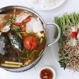 Lẩu đầu cá hồi