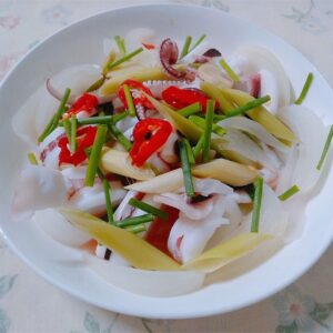 Mực lá hấp hành gừng